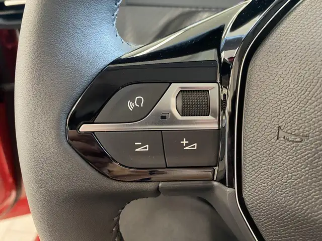 Peugeot 208 view 12