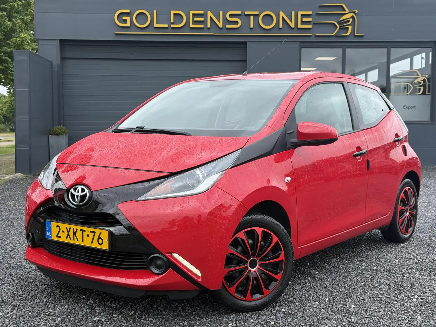 Toyota Aygo 1.0 VVT-i x-play Cruise Control,5 Deurs,Elekt.Rame Červená - 1