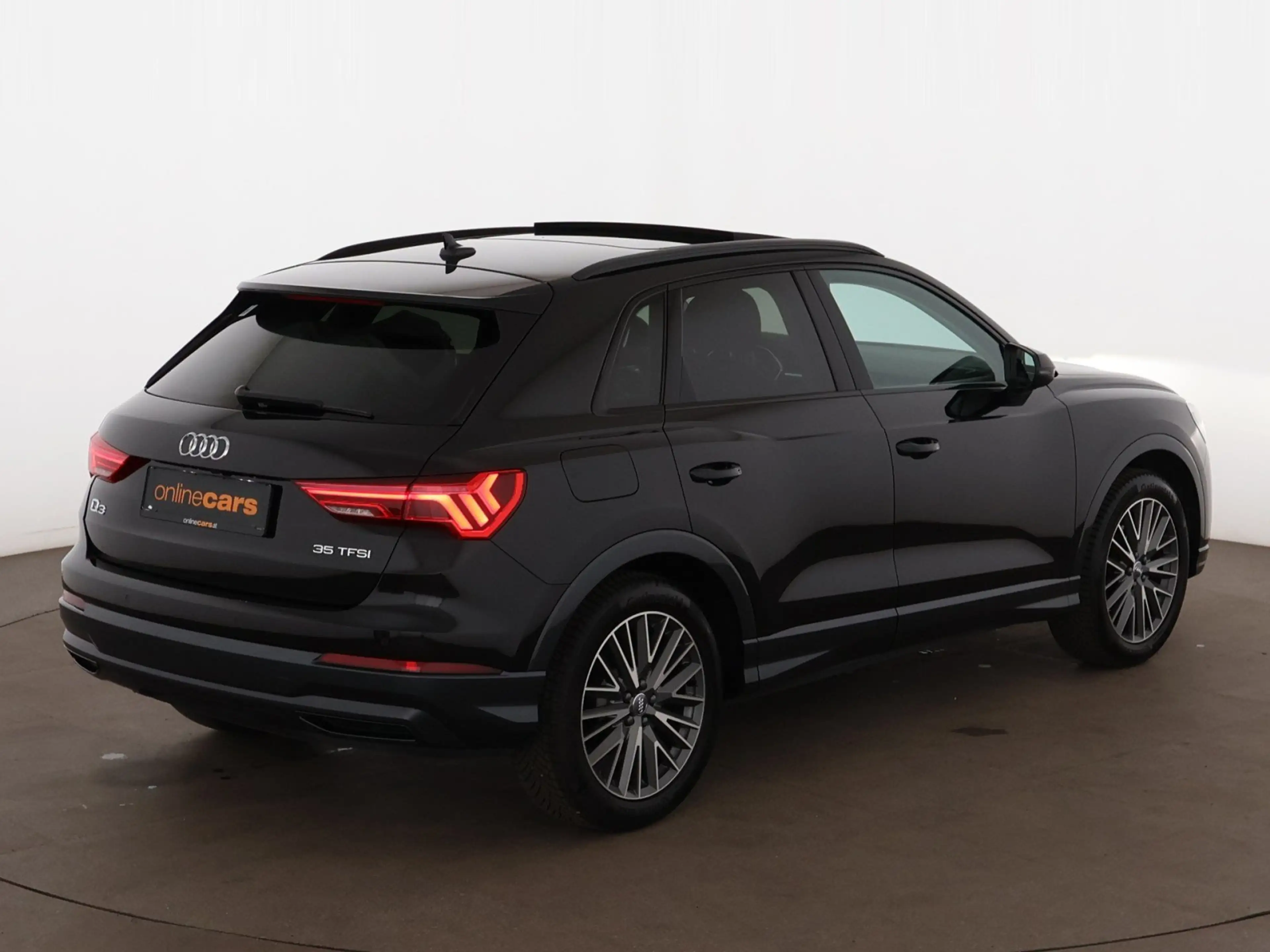 Audi Q3 35 TFSI advanced Aut LED SKY RADAR NAVI R-CAM — photo 8