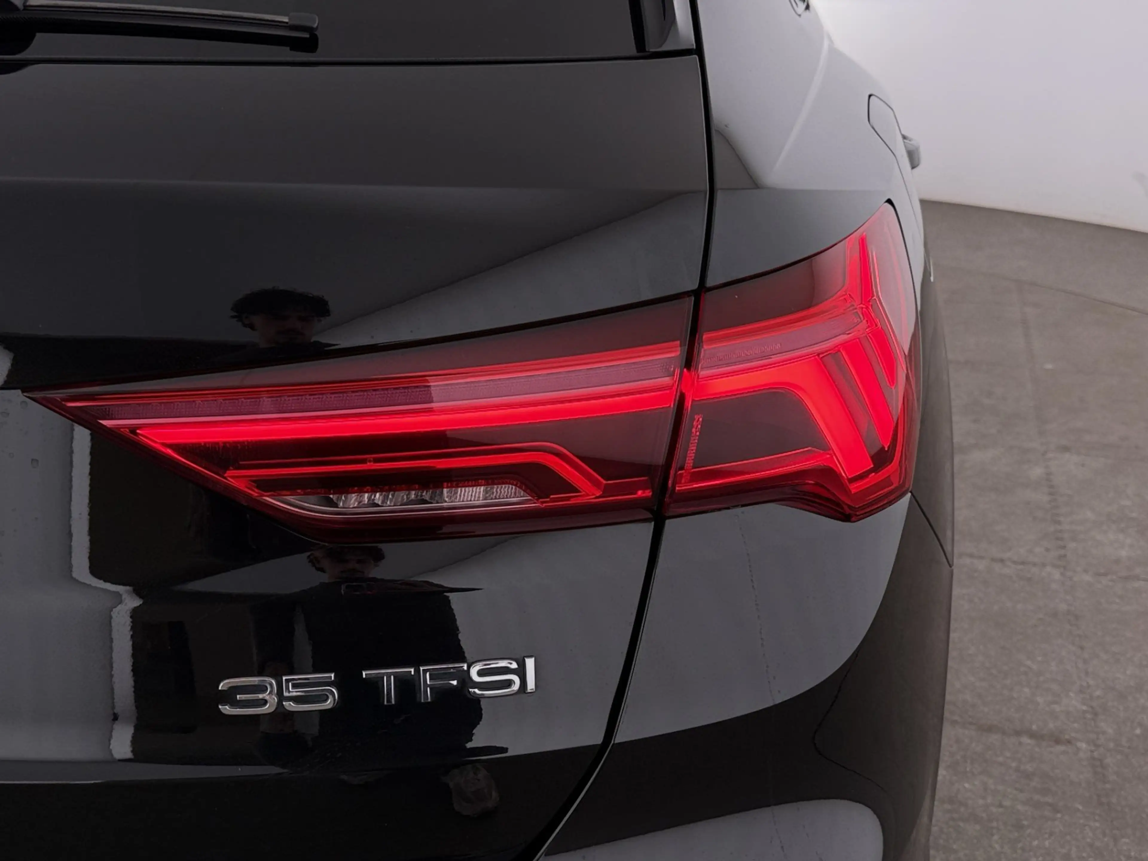 Audi Q3 35 TFSI advanced Aut LED SKY RADAR NAVI R-CAM — photo 11