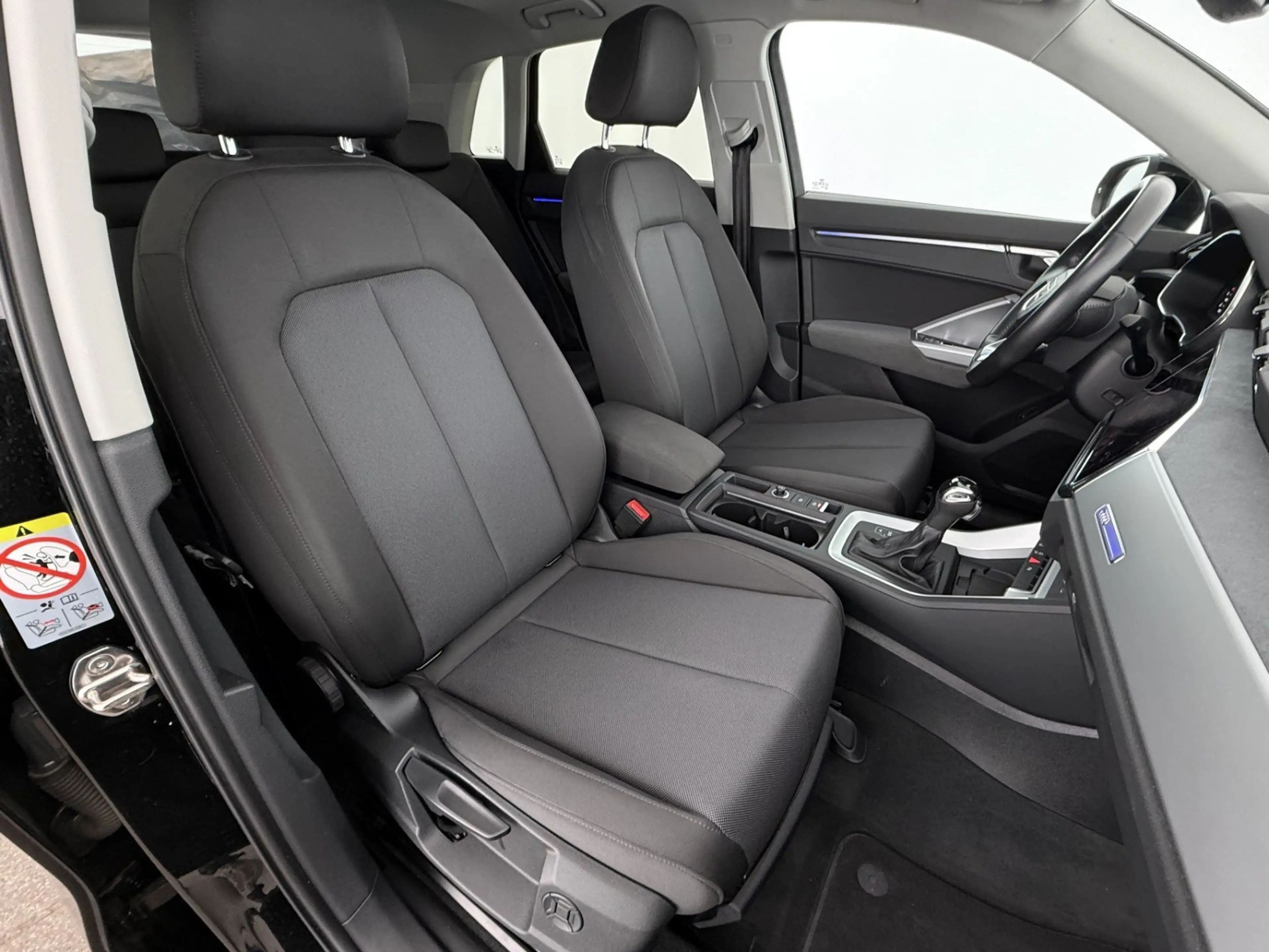 Audi Q3 35 TFSI advanced Aut LED SKY RADAR NAVI R-CAM — photo 15
