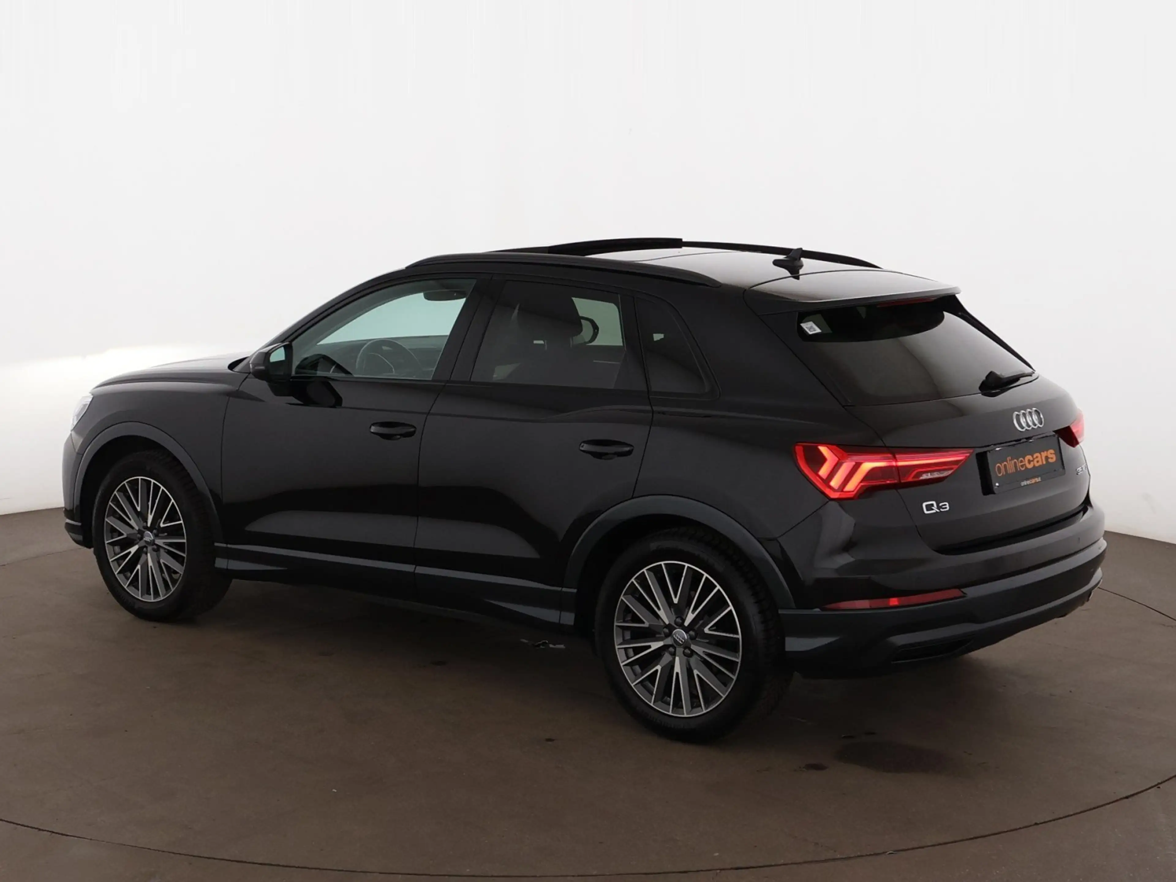 Audi Q3 35 TFSI advanced Aut LED SKY RADAR NAVI R-CAM — photo 6