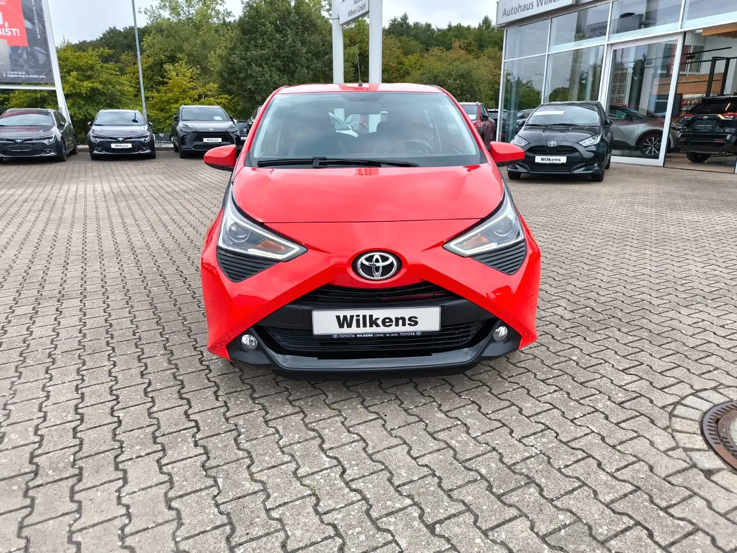 Toyota Aygo AYGO x-play connect Rot - 2