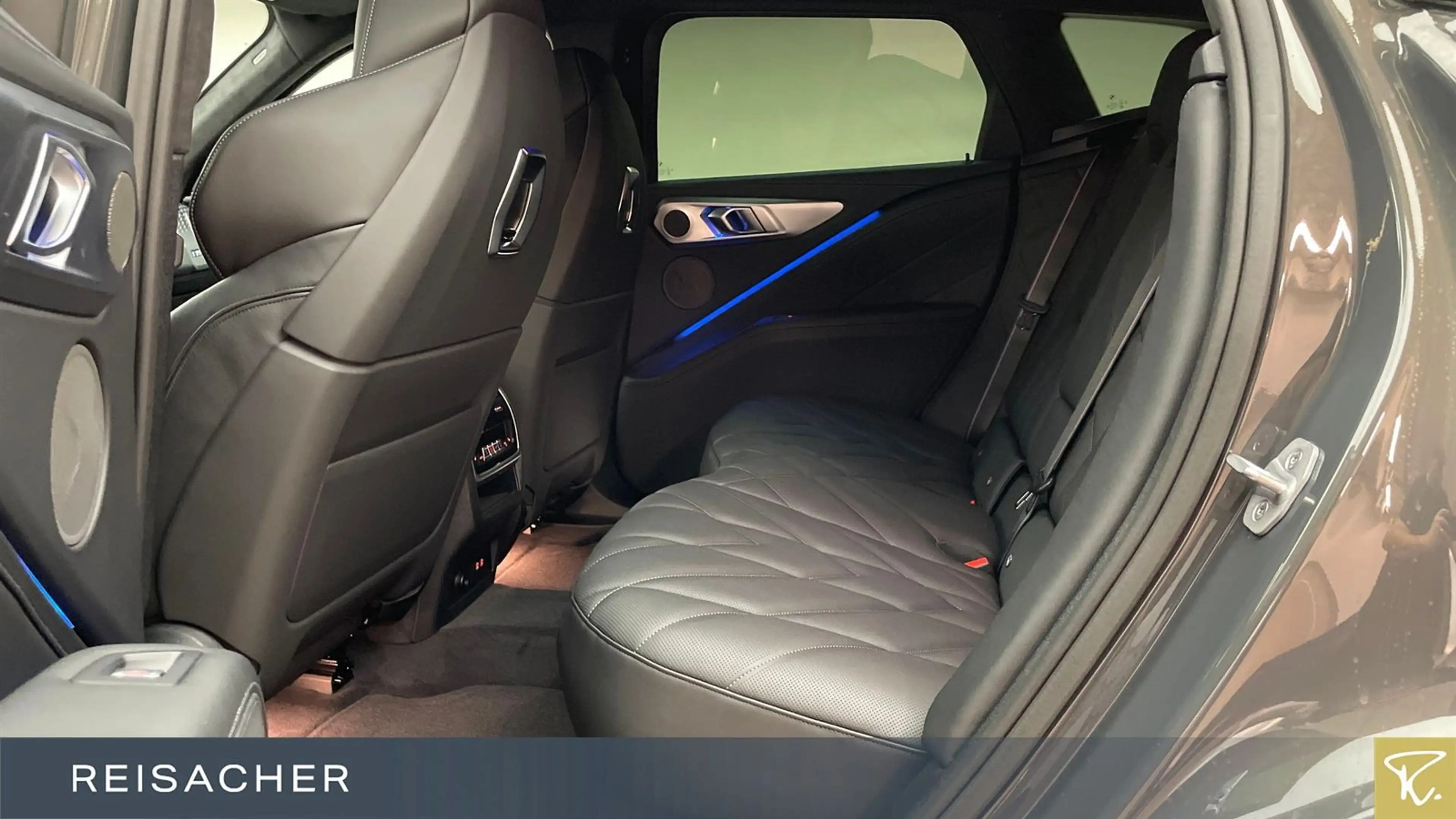 BMW XM 50e Laden AC Ladekabel Sitzbelüftung DAB — photo 8