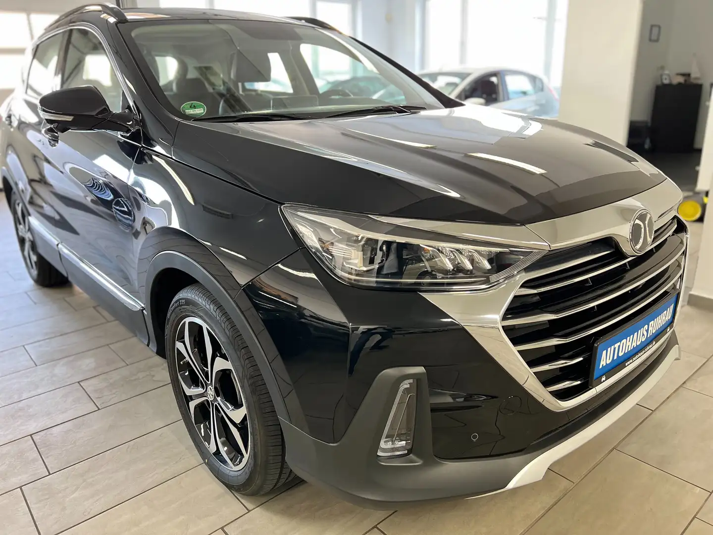 BAIC Senova X55 Beijing X55 Luxury mit Anhängerkupplung Чорний - 1