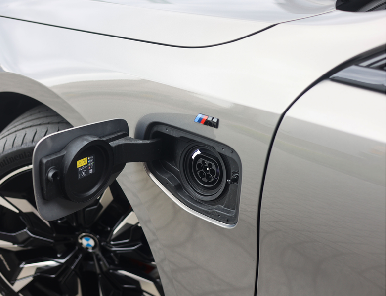 BMW 550 5-serie Touring 550e xDrive | M Performance - Trek — photo 7