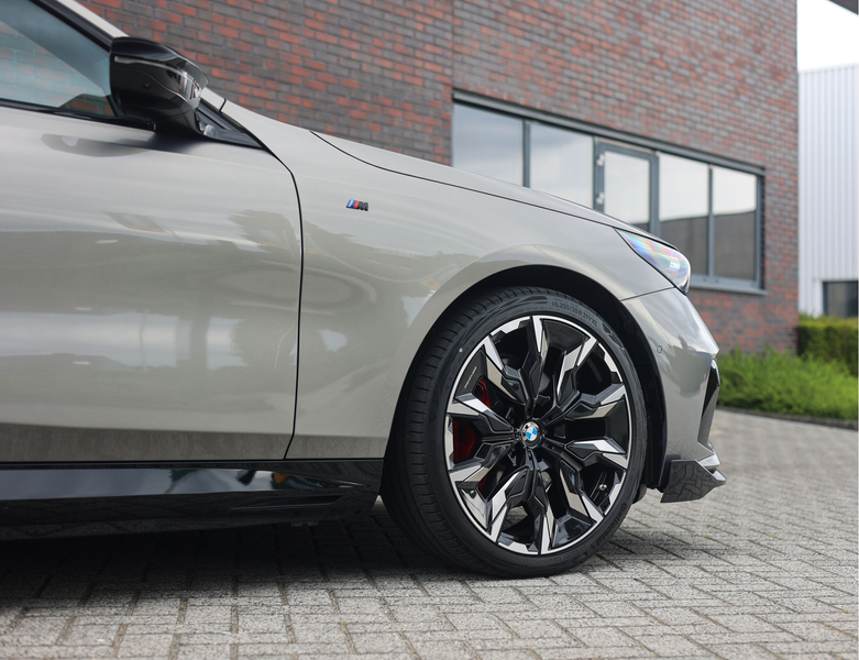 BMW 550 5-serie Touring 550e xDrive | M Performance - Trek — photo 21
