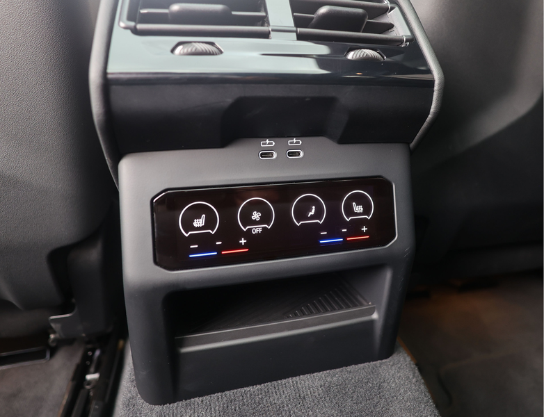BMW 550 5-serie Touring 550e xDrive | M Performance - Trek — photo 36