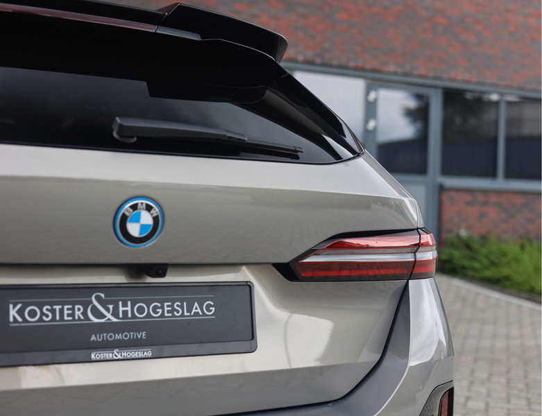 BMW 550 5-serie Touring 550e xDrive | M Performance - Trek — photo 13