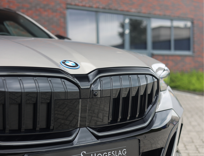 BMW 550 5-serie Touring 550e xDrive | M Performance - Trek — photo 11