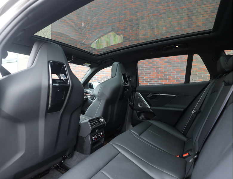 BMW 550 5-serie Touring 550e xDrive | M Performance - Trek — photo 35