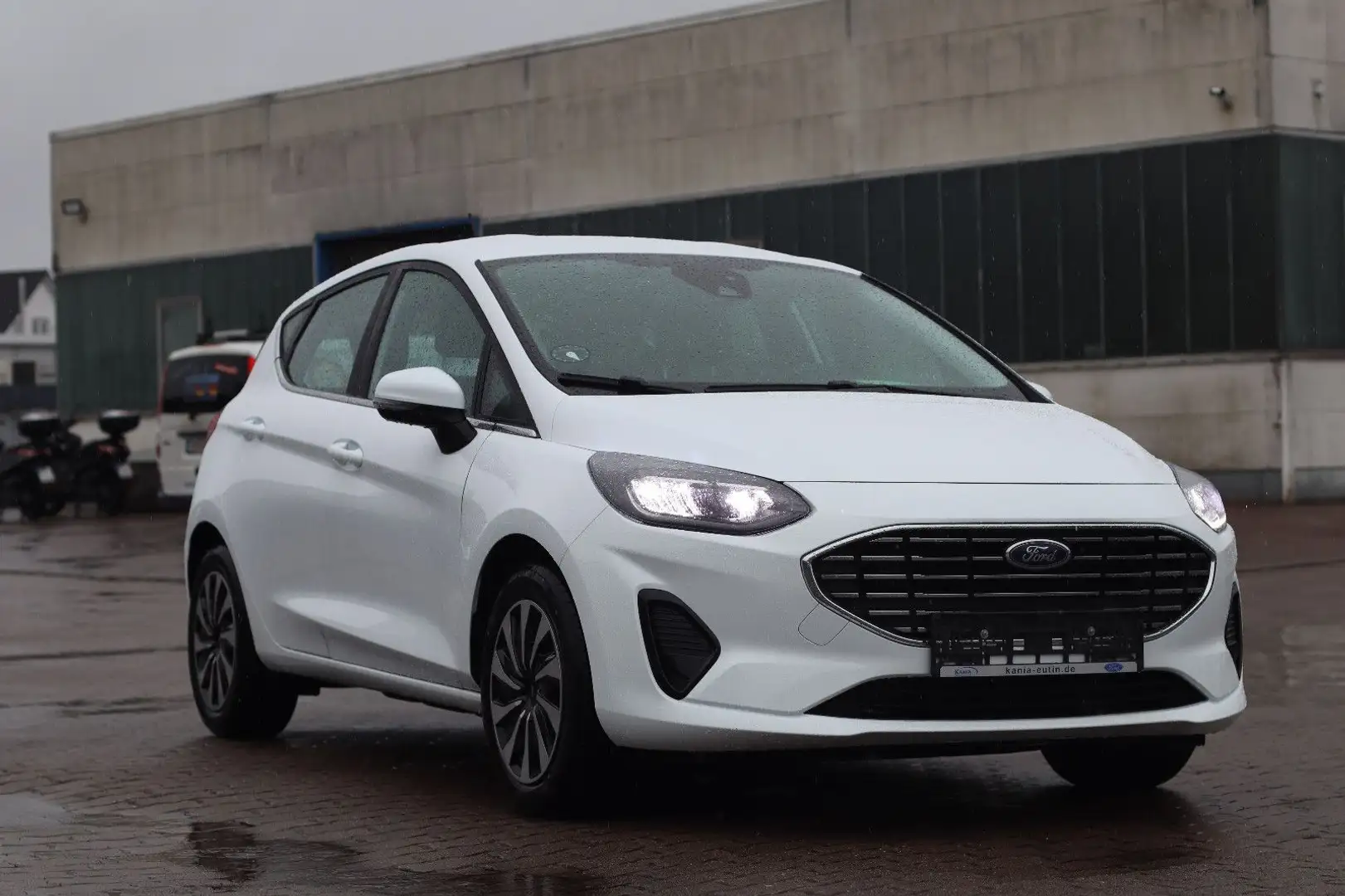 Ford Fiesta Titanium Auto Weiß - 1