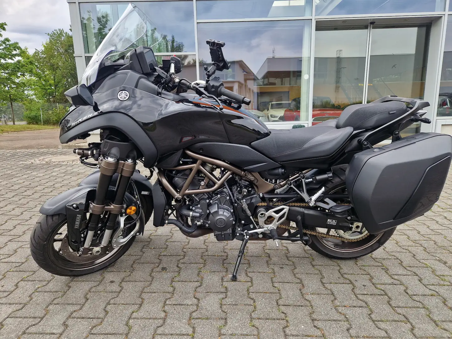 Yamaha Niken Niken GT Sitzheizung/Griffheizung/Koffer Černá - 1