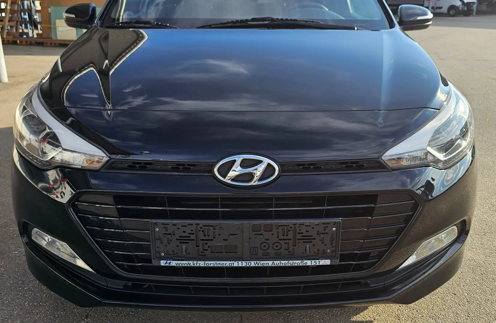 Hyundai i20 i20 1,25 GO! PLUS Schwarz - 2