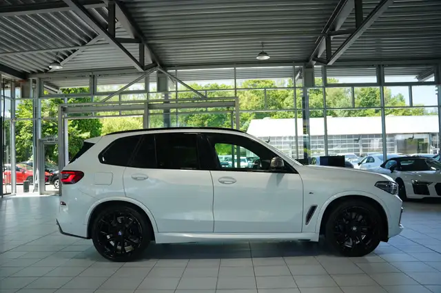BMW X5 X5 M view 6