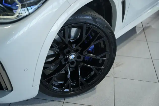 BMW X5 X5 M view 3