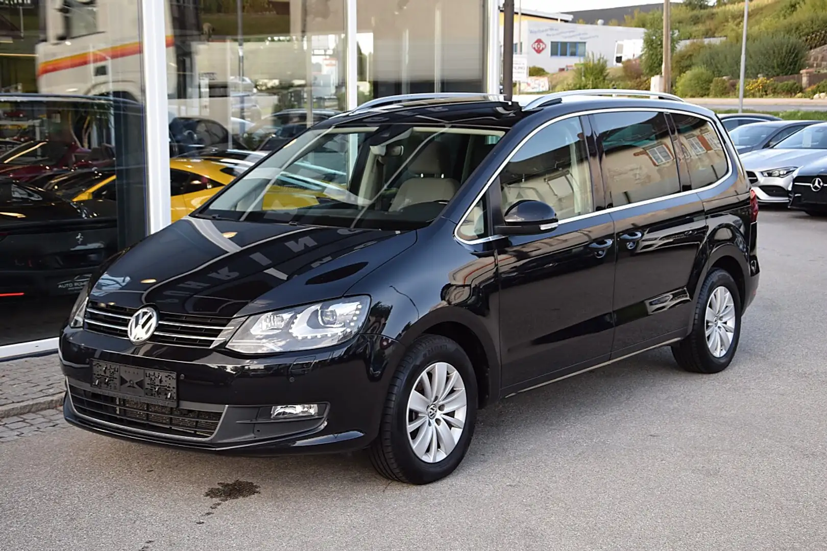 Volkswagen Sharan 2.0 TDI BlueMotionTech Comfortline Schwarz - 2