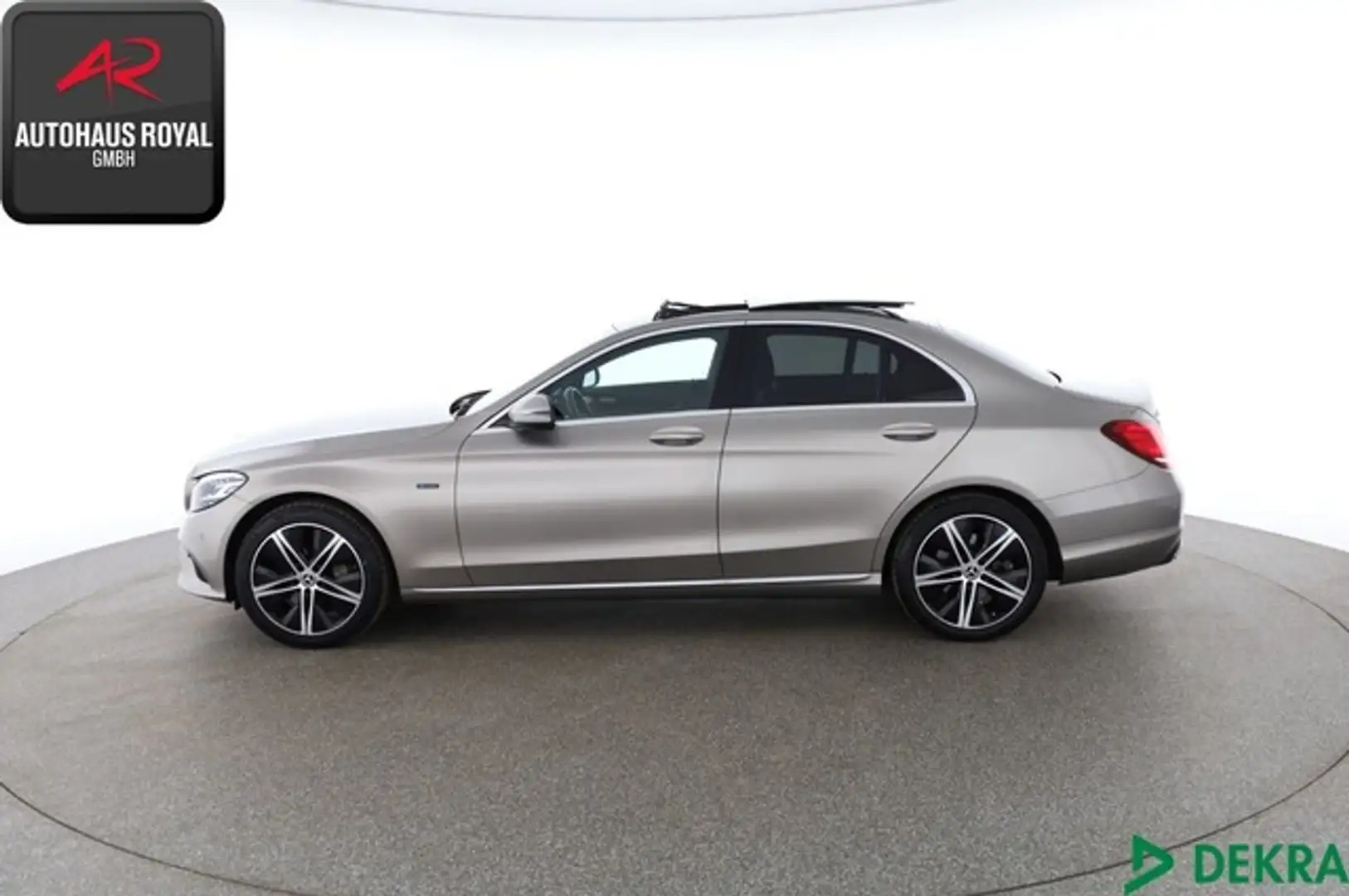 Mercedes-Benz C 300 e AVANTGARDE WIDE,PANO,HEADUP,BURMESTER,SH Stříbrná - 2