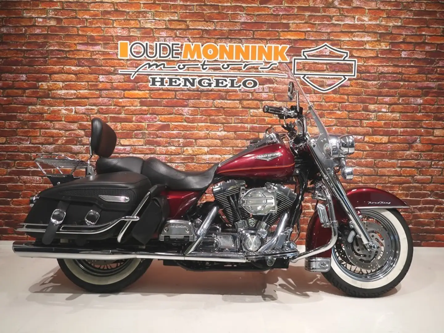Harley-Davidson Road King FLHRC Classic 1450 Rouge - 1