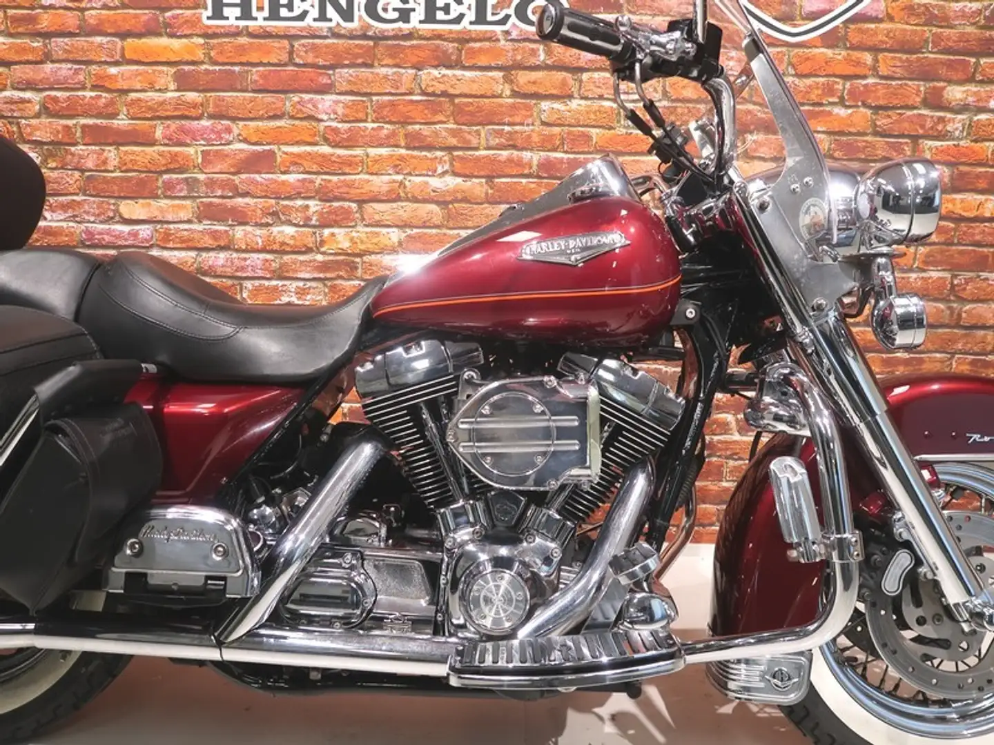Harley-Davidson Road King FLHRC Classic 1450 Rouge - 2