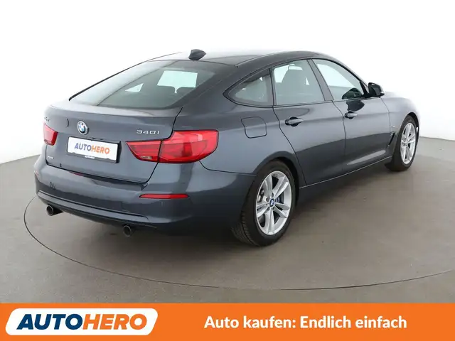 BMW 3 Series view 6