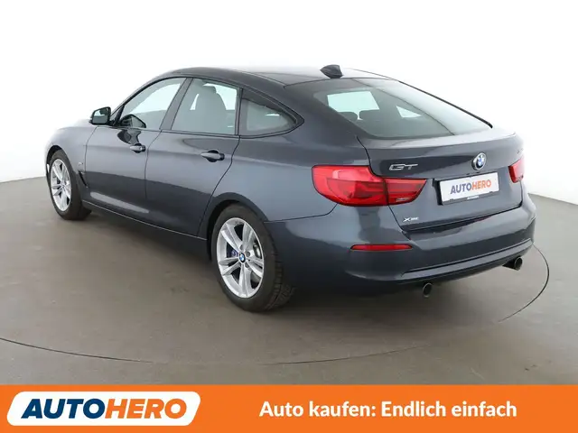 BMW 3 Series view 4