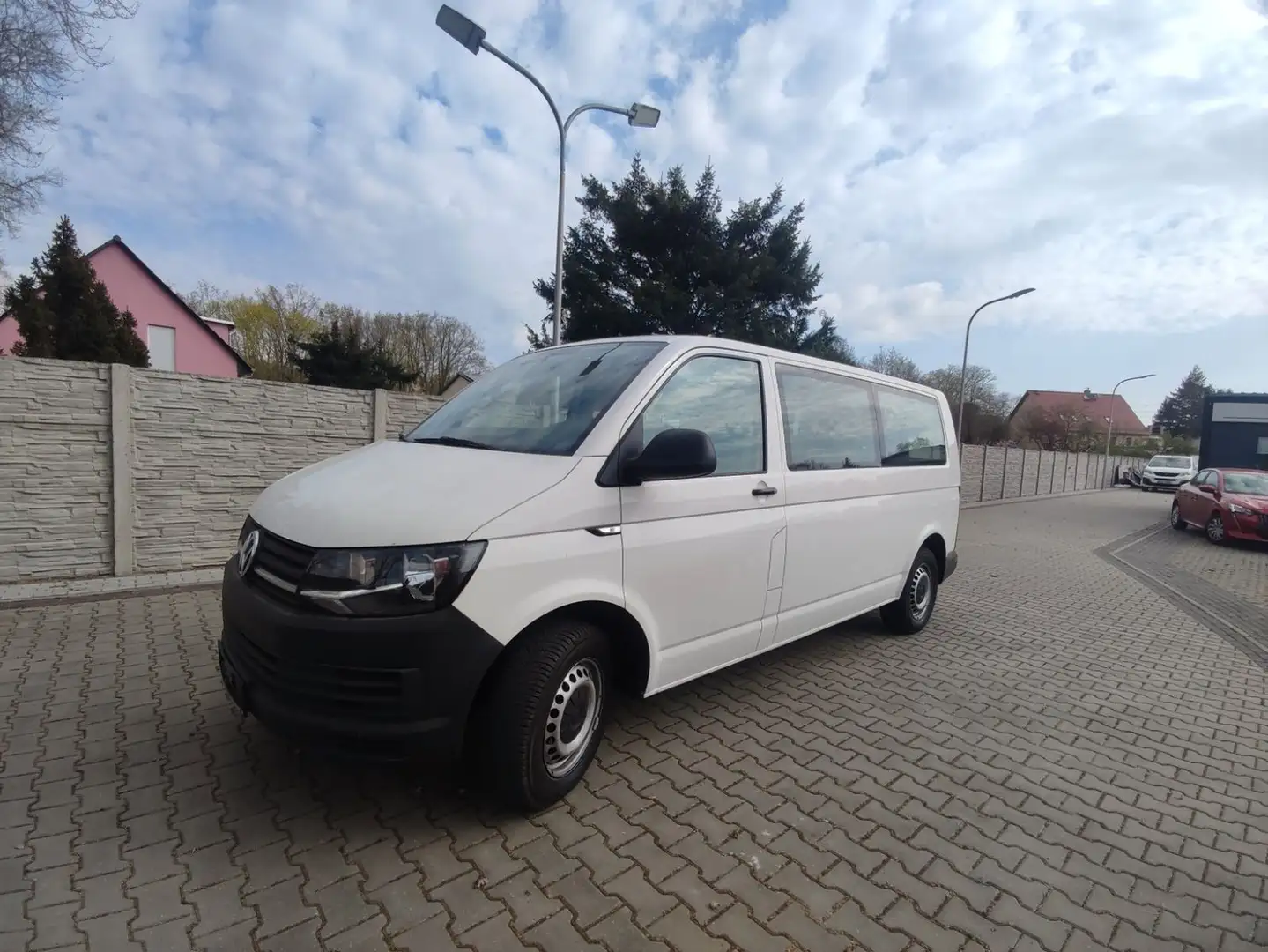 Volkswagen T6 Kombi lang,AHK,Klima,Start/Stop,PDC Beyaz - 2