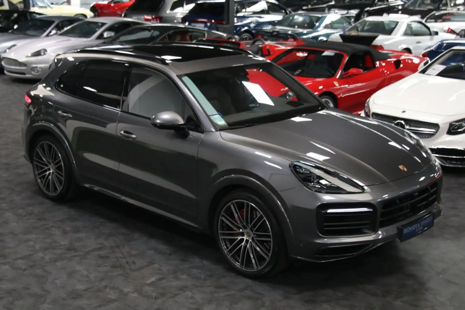 Porsche Cayenne GTS Carbon MY 2023  Approved bis 2028 Grau - 2