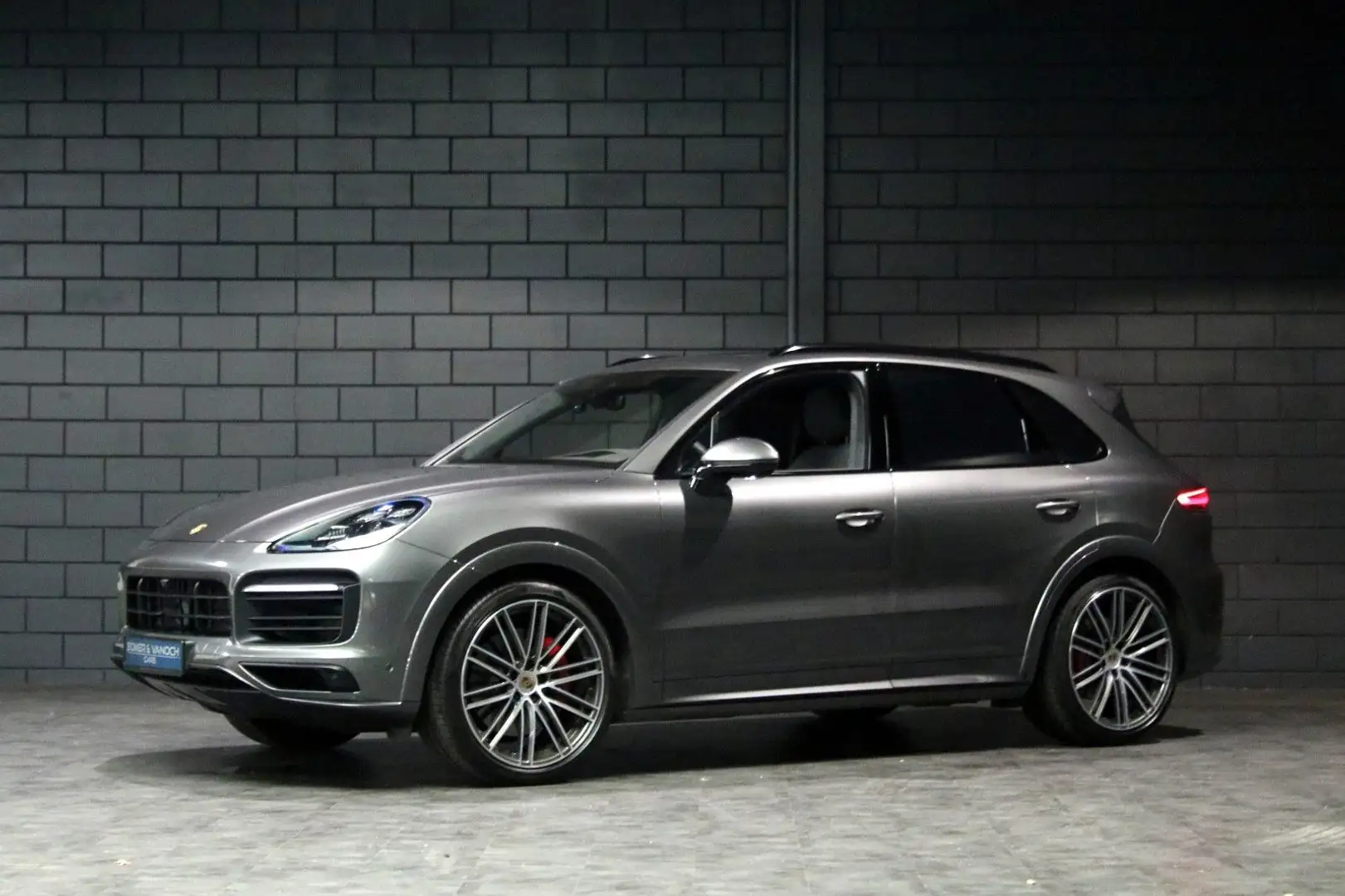 Porsche Cayenne GTS Carbon MY 2023  Approved bis 2028 Grau - 1