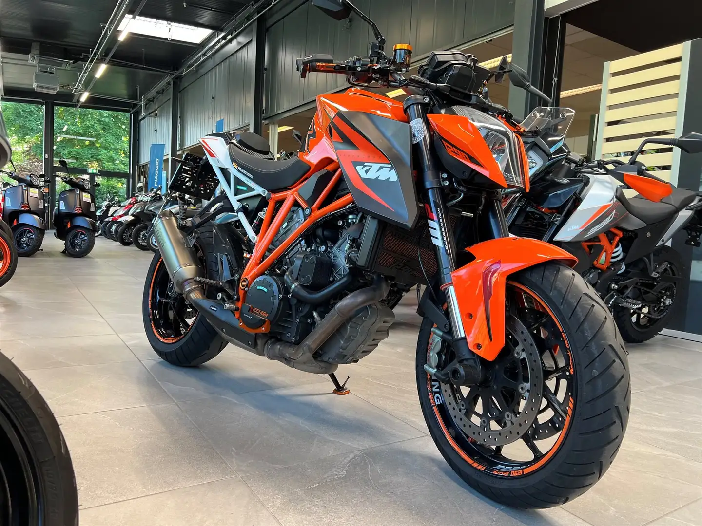 KTM 1290 Super Duke GT - 1