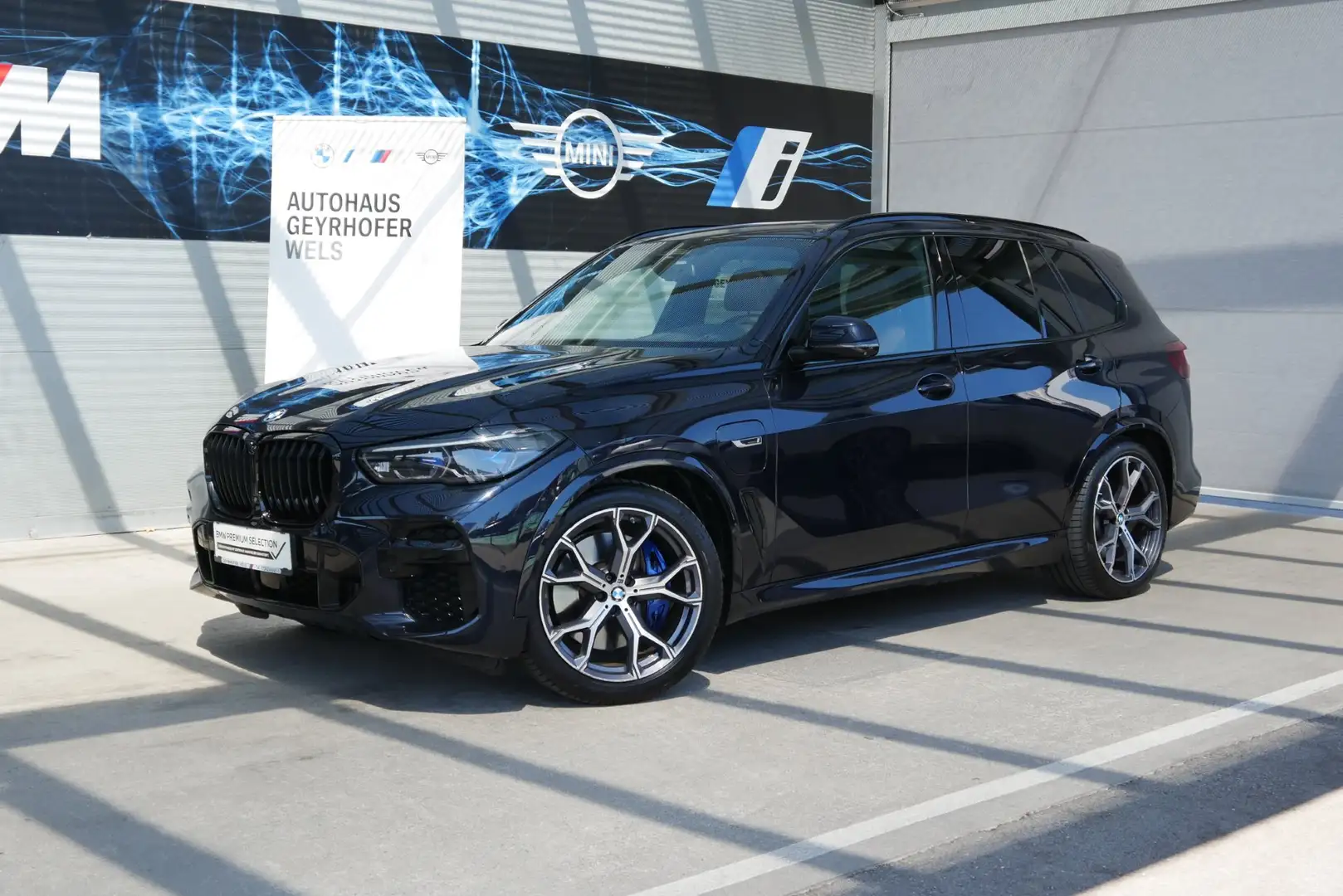 BMW X5 xDrive45e *M-Paket/AHK/Pano./Laser/Standhzg./Massagesitz/Wärmepaket/ACC/Head-Up* Schwarz - 1