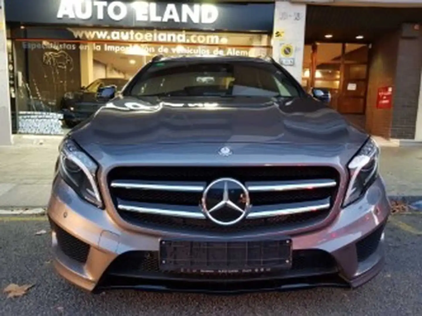 Mercedes-Benz GLA 250 AMG Line 4Matic 7G-DCT Gris - 1