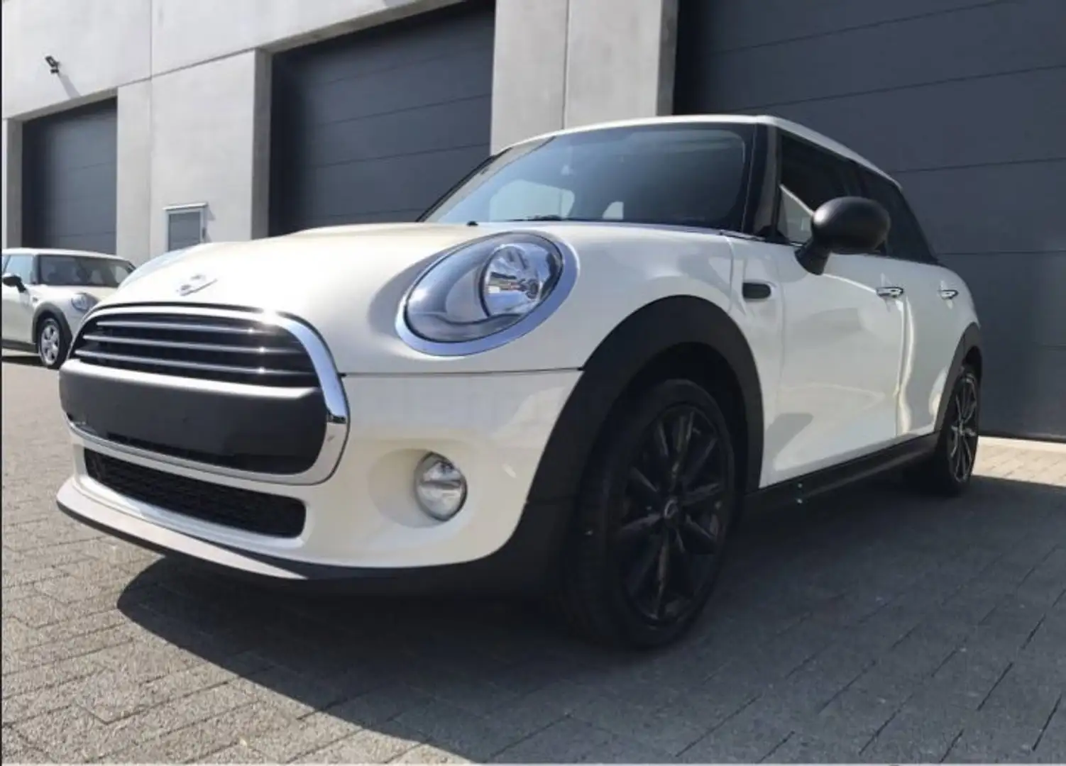 MINI One One First Benzine (70437 km) Wit - 1