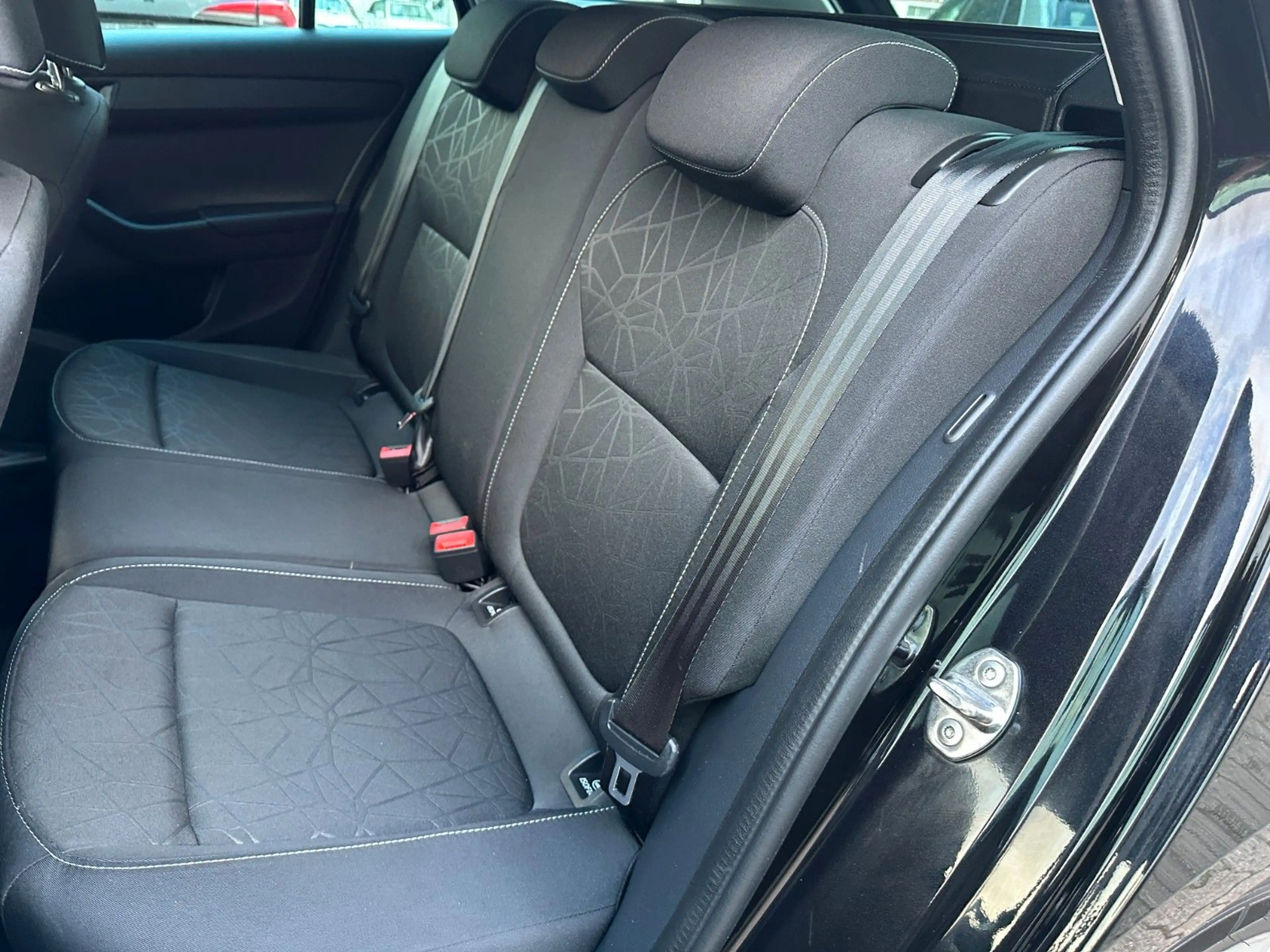 Skoda Fabia Combi Clever SHZ PDC TEMPOMAT — photo 15