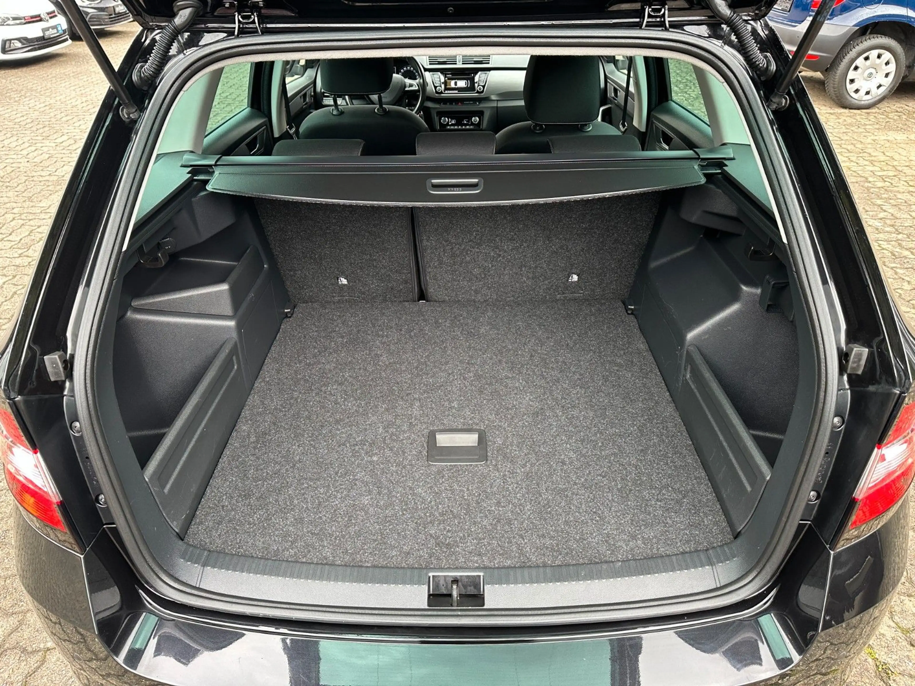 Skoda Fabia Combi Clever SHZ PDC TEMPOMAT — photo 17
