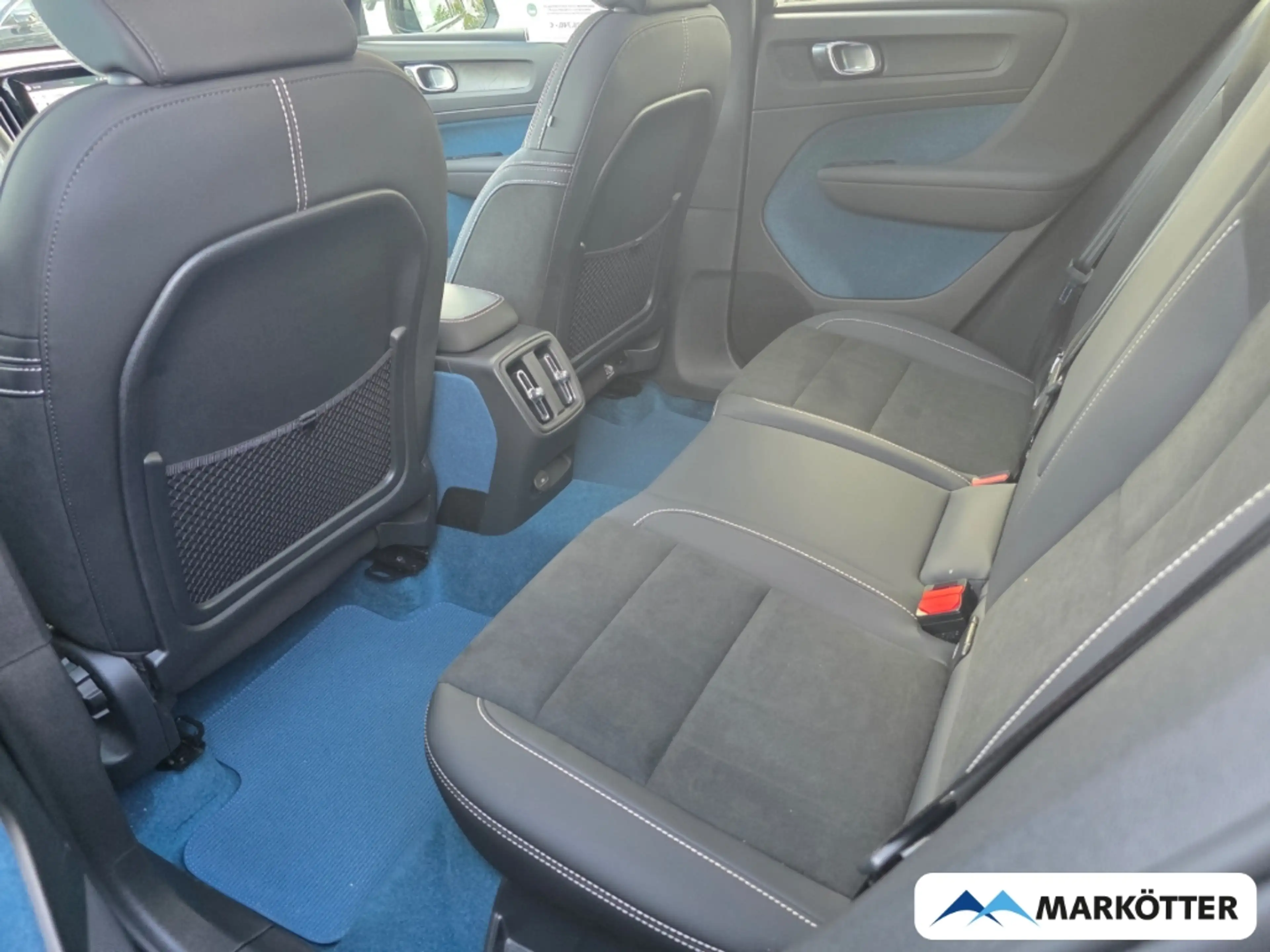 Volvo C40 AWD Twin Plus Recharge Pure Electric WP/PANO — photo 13
