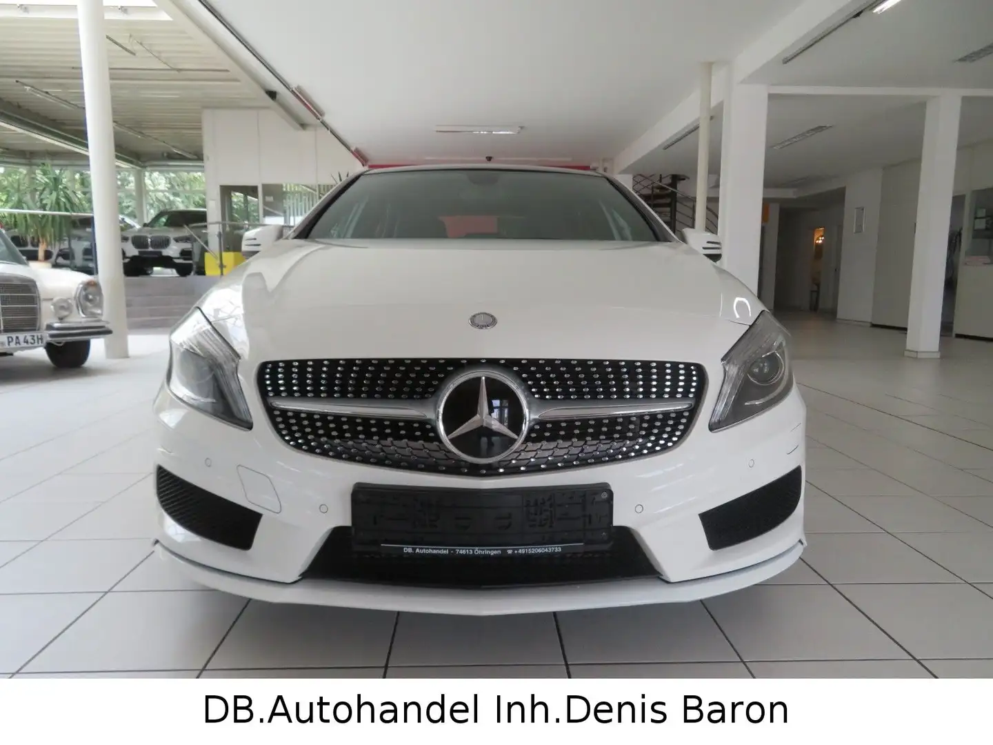 Mercedes-Benz A 180 AMG Line Leder Xenon PDC SHZ Weiß - 2