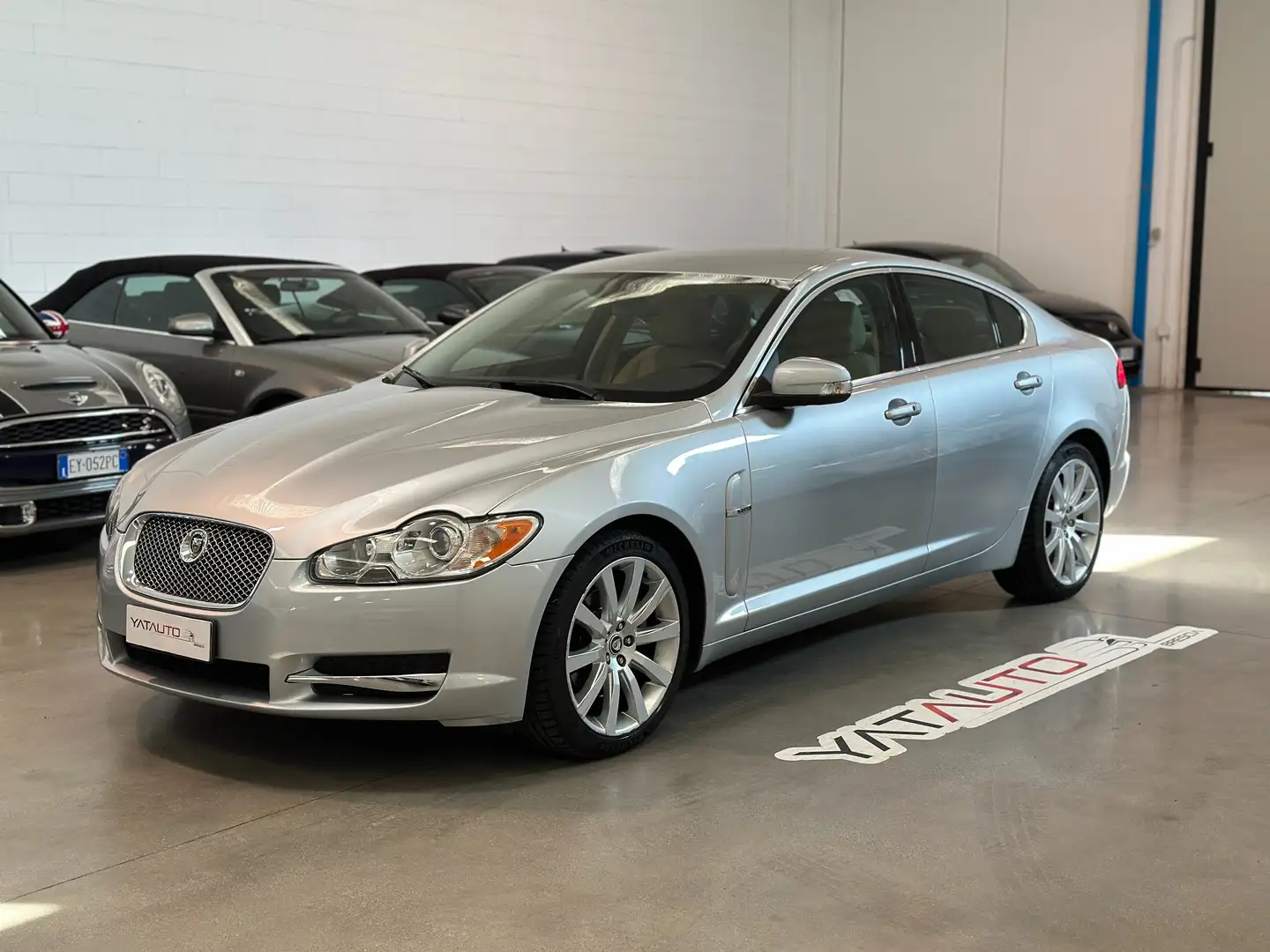 Jaguar XF XF 4.2 V8 Premium Luxury auto TAGLIANDI JAGUAR Серебристый - 1