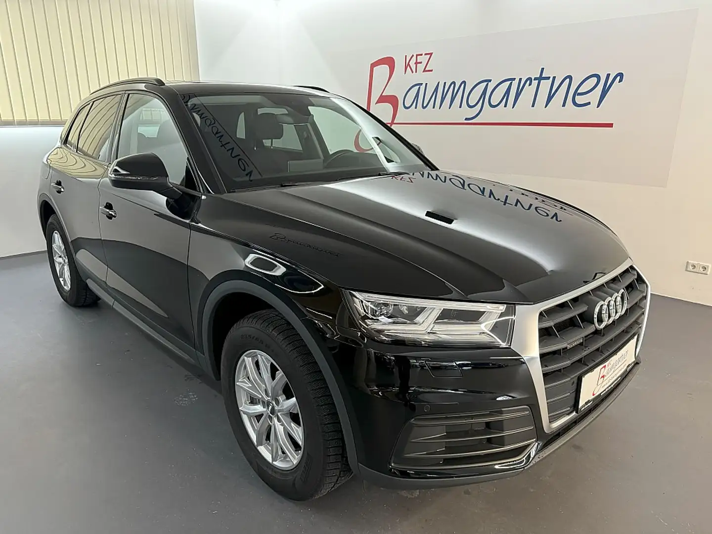 Audi Q5 35 TDI quattro S-tronic *Matrix LED*NAVI*PANO*V... Zwart - 1