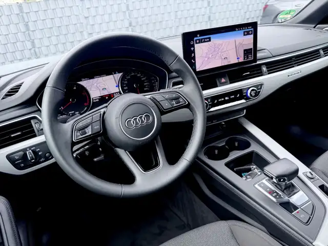 Audi A4 view 10