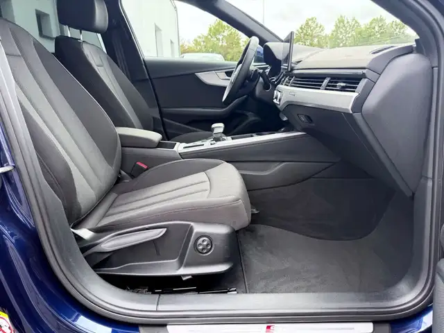 Audi A4 view 12