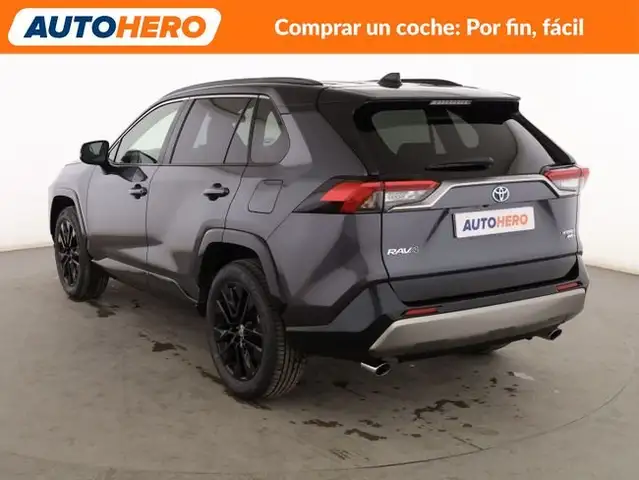 Toyota Rav4 view 4