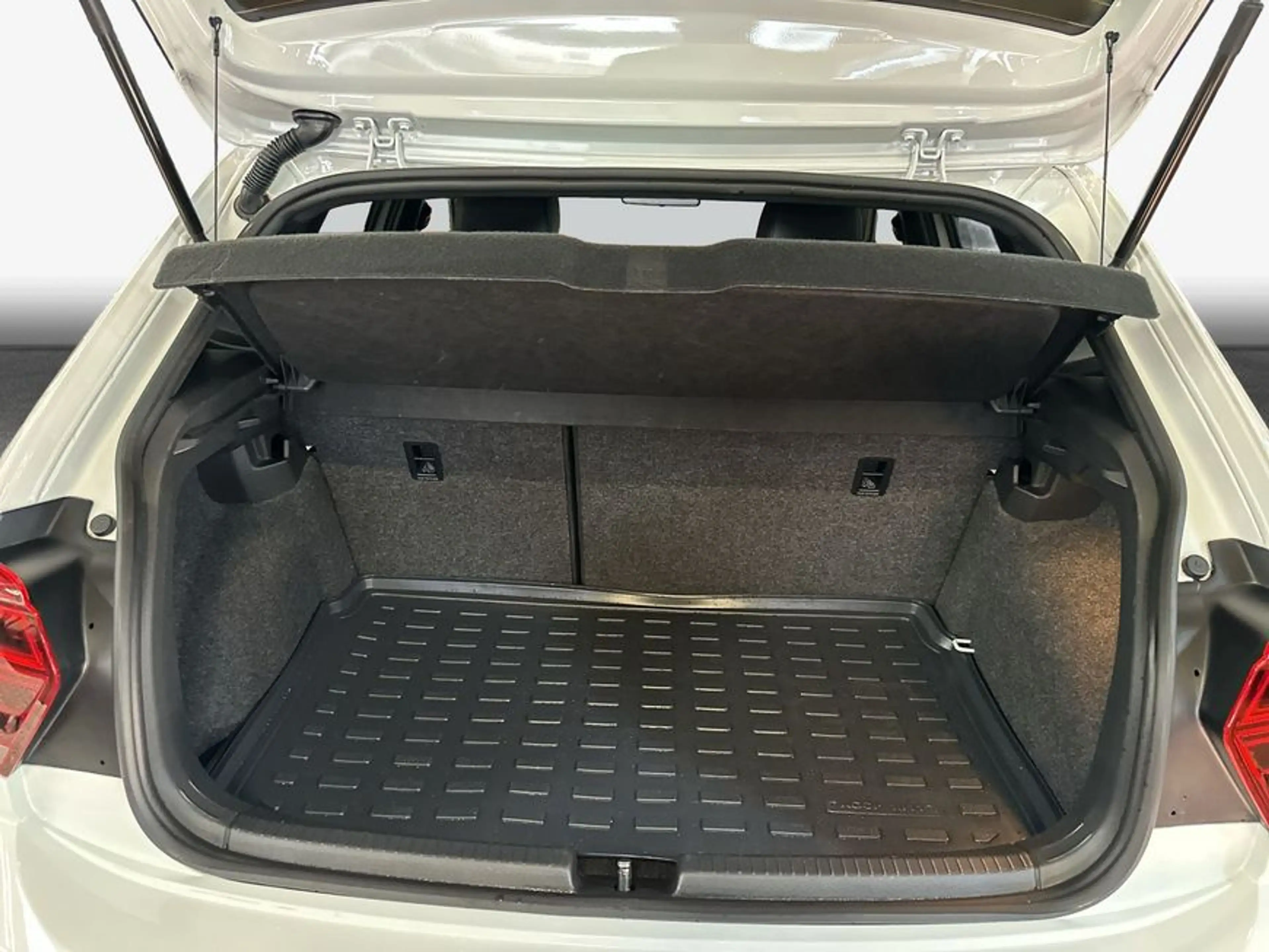 Volkswagen Polo GTI GTI 2.0 TSI DSG — photo 8