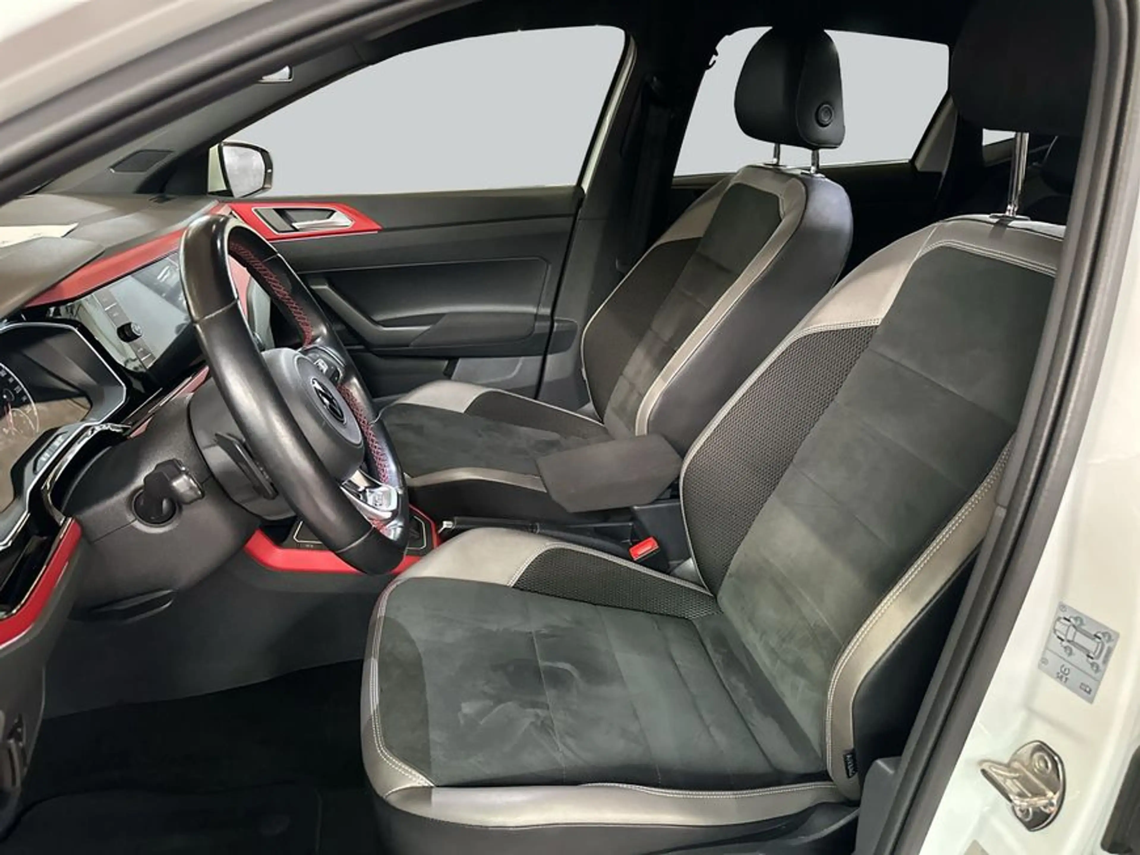 Volkswagen Polo GTI GTI 2.0 TSI DSG — photo 10