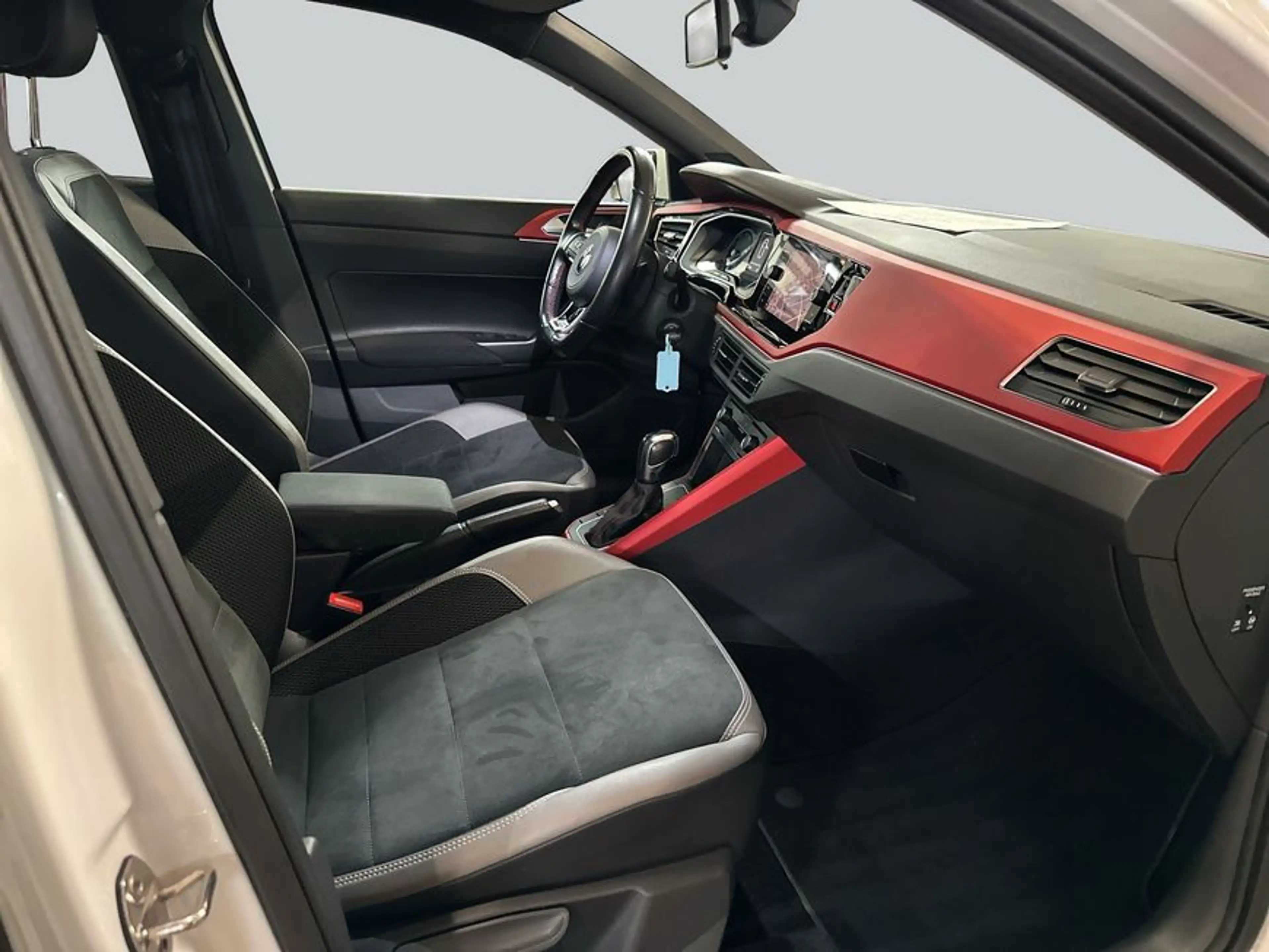 Volkswagen Polo GTI GTI 2.0 TSI DSG — photo 12