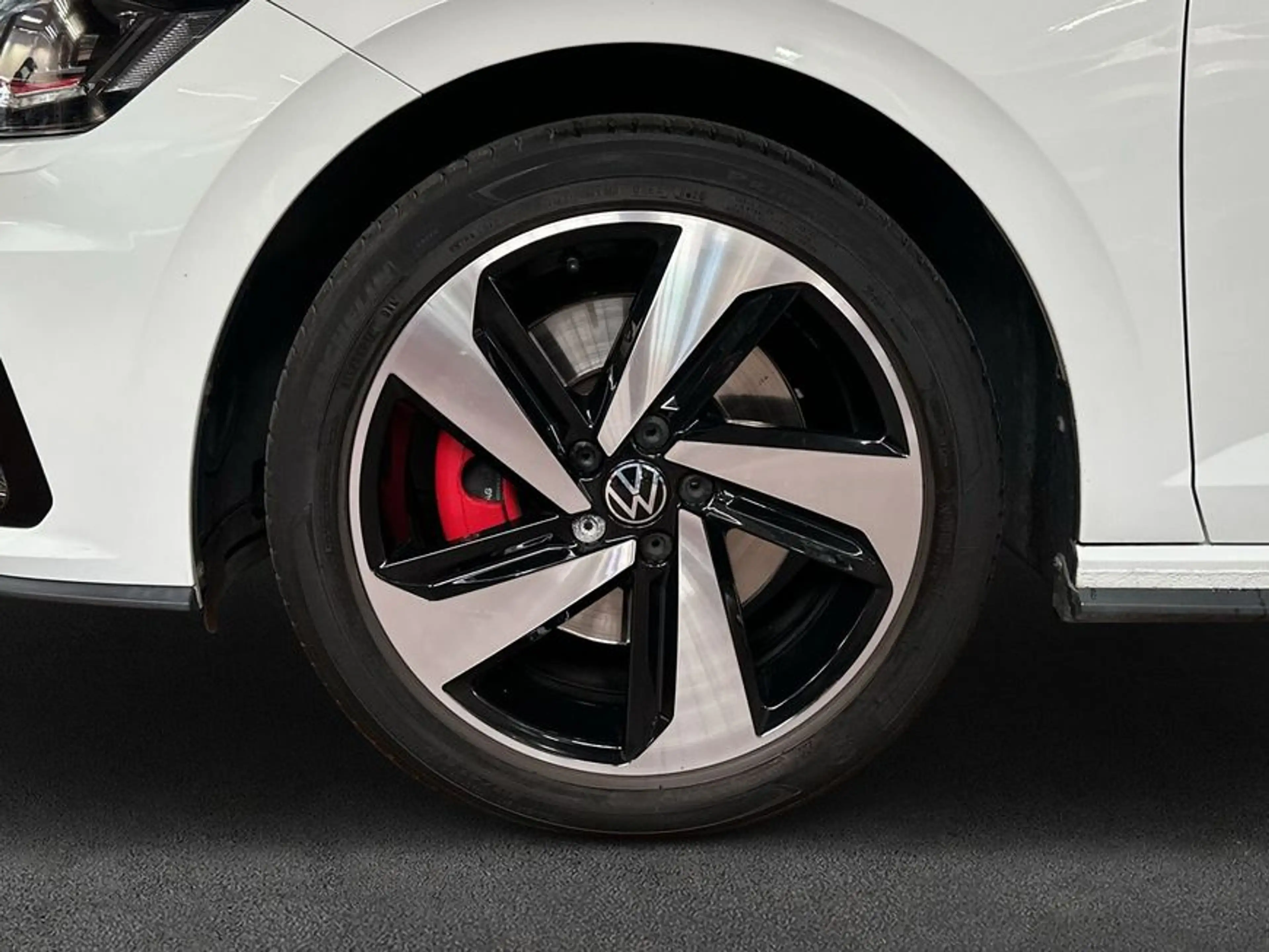 Volkswagen Polo GTI GTI 2.0 TSI DSG — photo 7