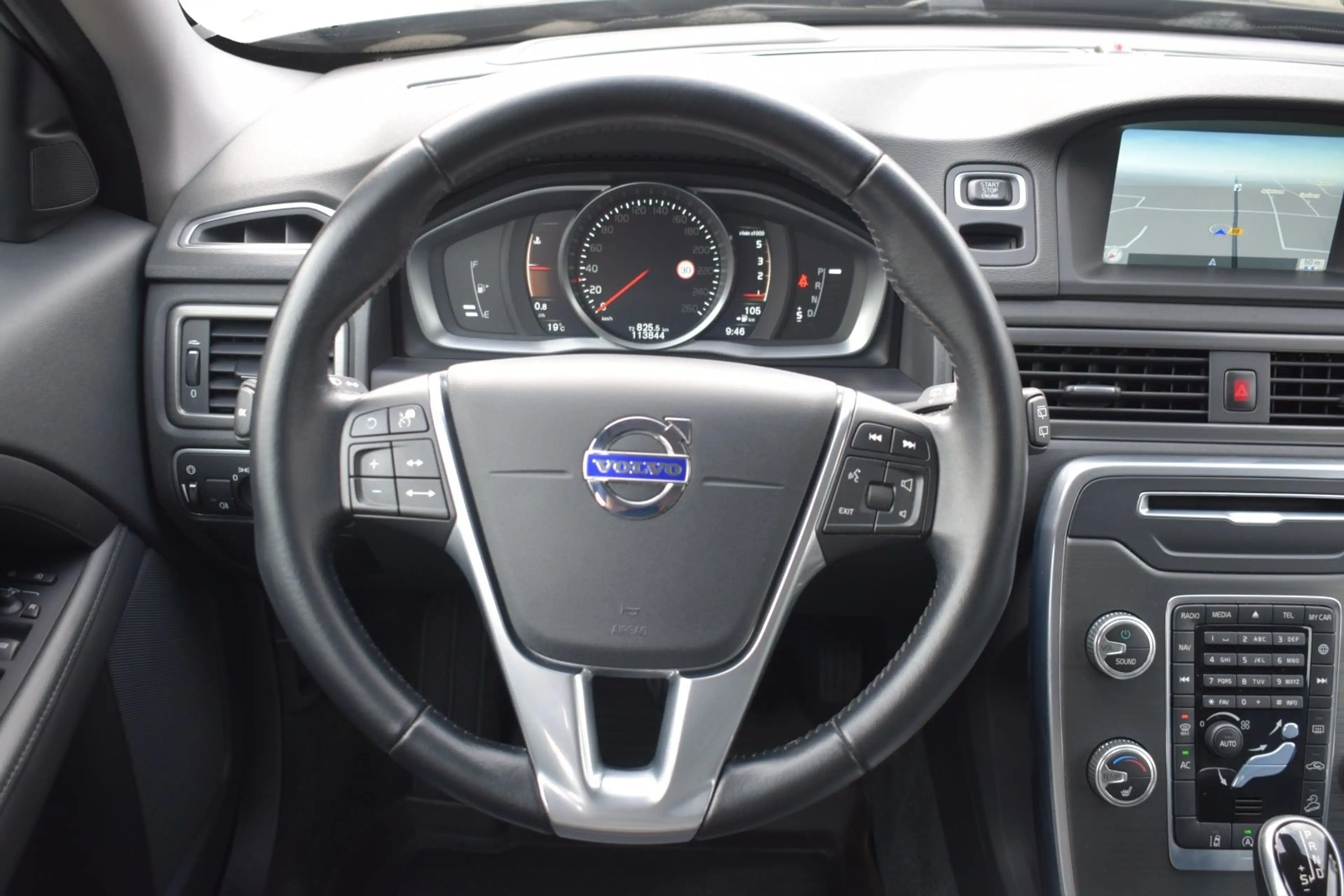 Volvo XC70 AWD/5ZYL/EURO6/STANDHEIZUNG/ACC/SALE 2,49% — photo 12