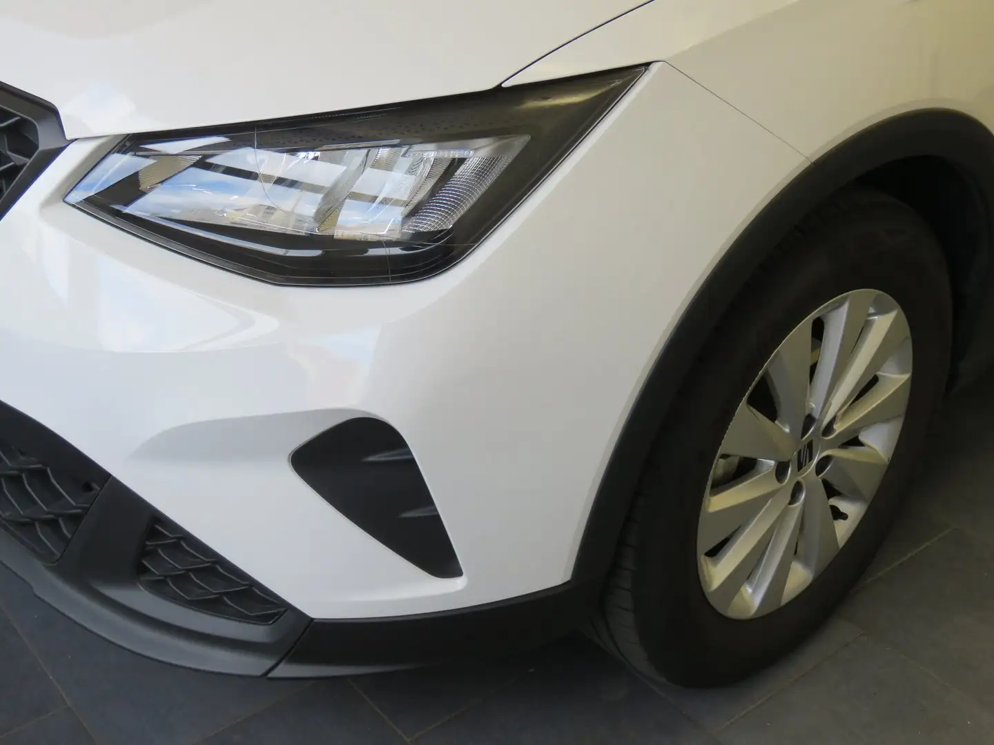 SEAT Arona Style EcoTSI Wit - 2