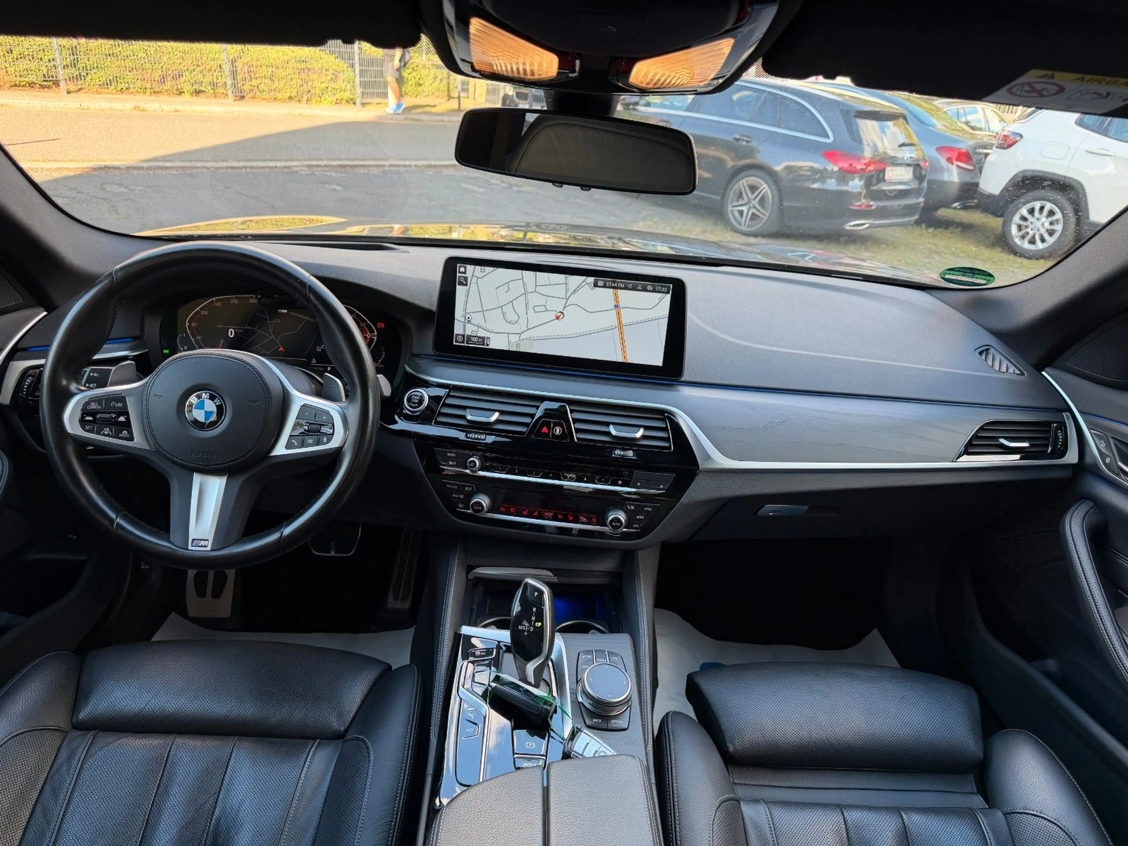 BMW 530 d xDrive M Sport HEADUP/AHK/LASER/MEMORY/360° — photo 15