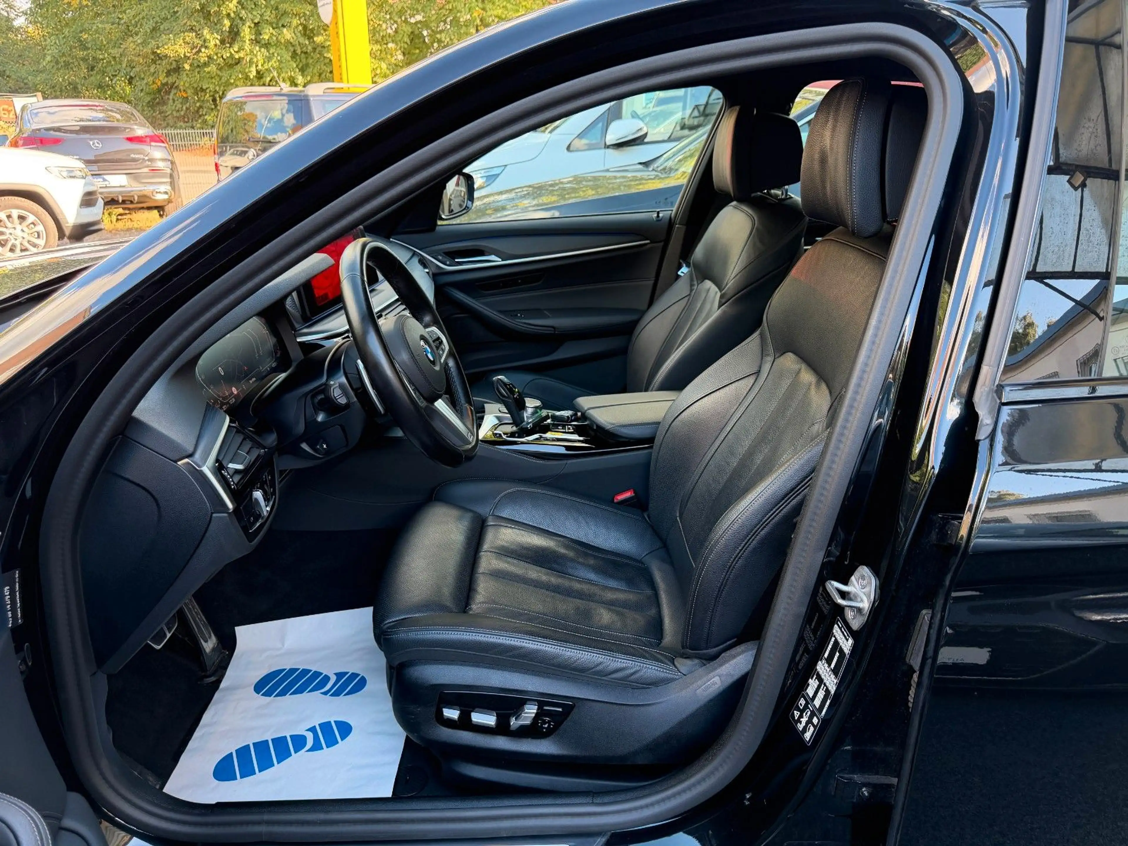 BMW 530 d xDrive M Sport HEADUP/AHK/LASER/MEMORY/360° — photo 13